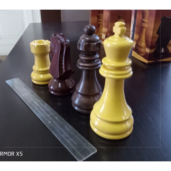 Gipszkerámia festett sakkfigura 1 db (használt)